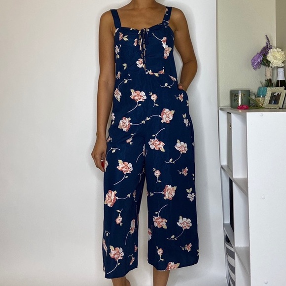 Floral Romper - Picture 2 of 8